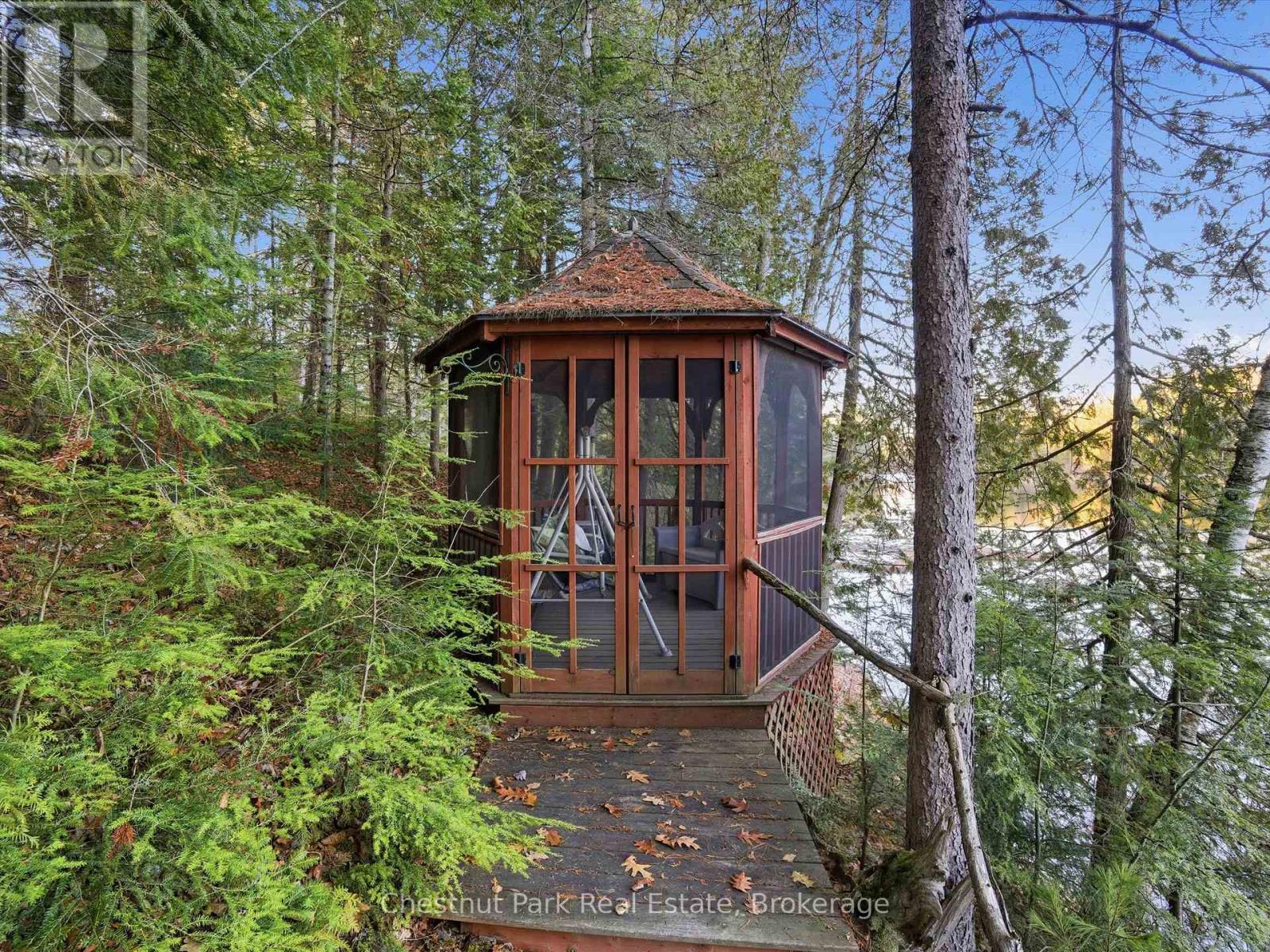 1077 Fairy Falls Road, Lake Of Bays, Ontario  P0B 1A0 - Photo 11 - X12570792