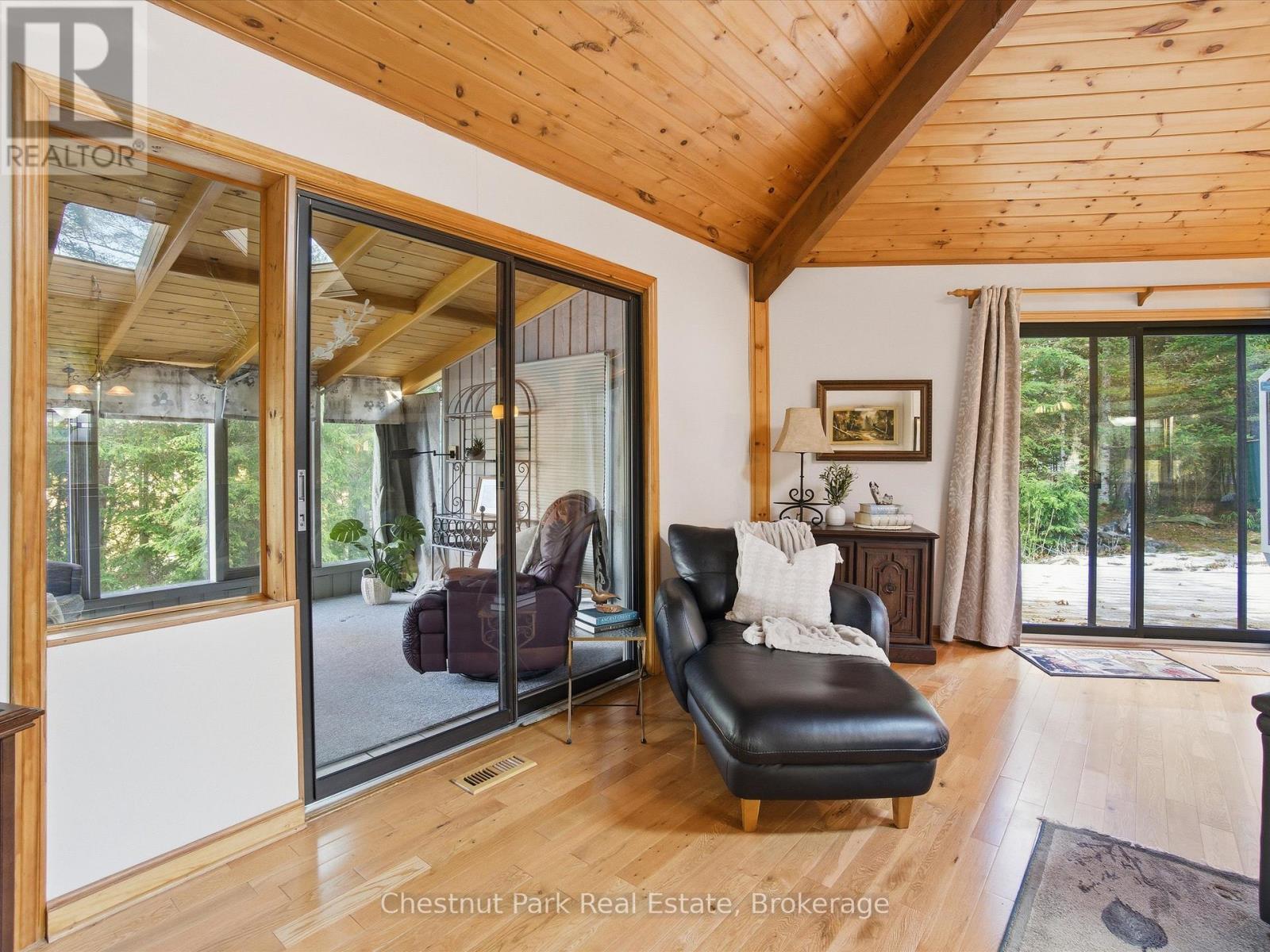 1077 Fairy Falls Road, Lake Of Bays, Ontario  P0B 1A0 - Photo 18 - X12570792