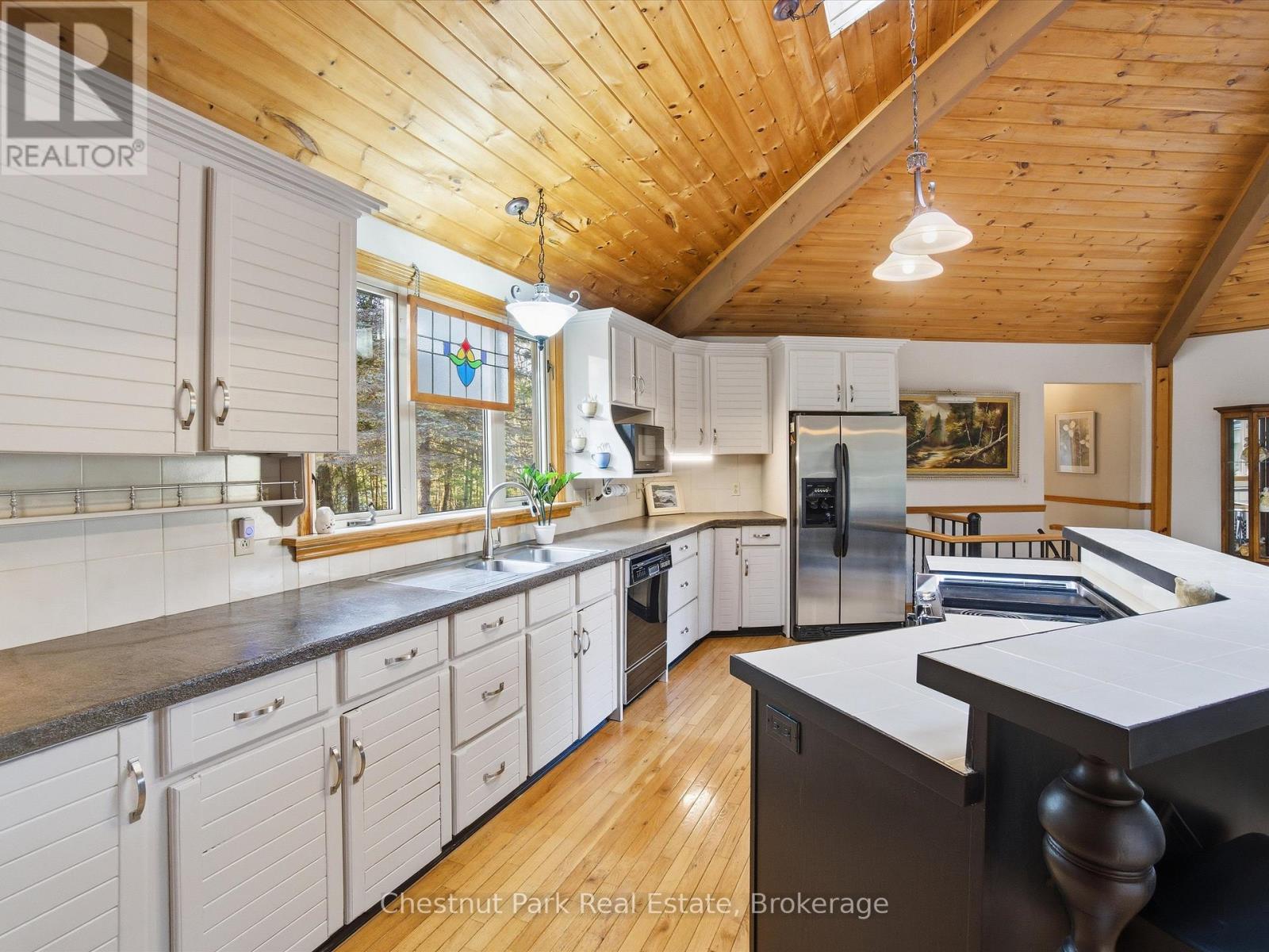 1077 Fairy Falls Road, Lake Of Bays, Ontario  P0B 1A0 - Photo 24 - X12570792