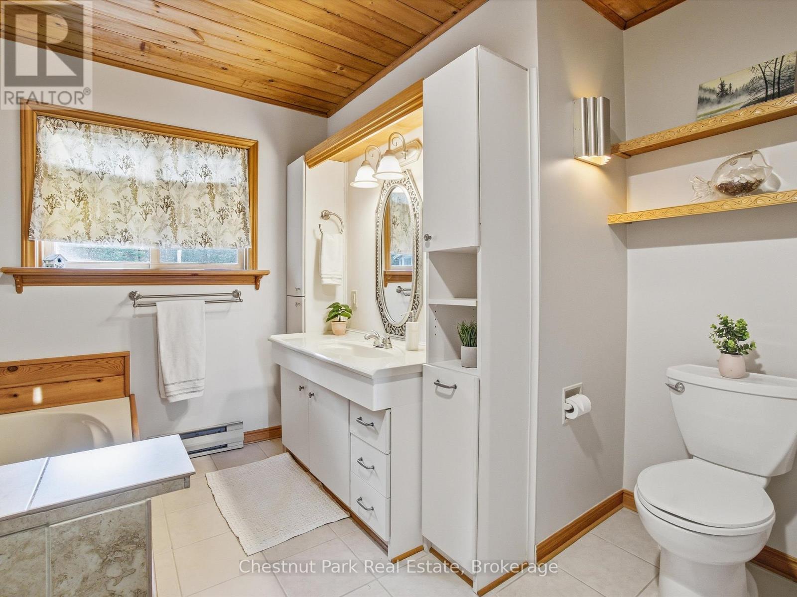 1077 Fairy Falls Road, Lake Of Bays, Ontario  P0B 1A0 - Photo 35 - X12570792