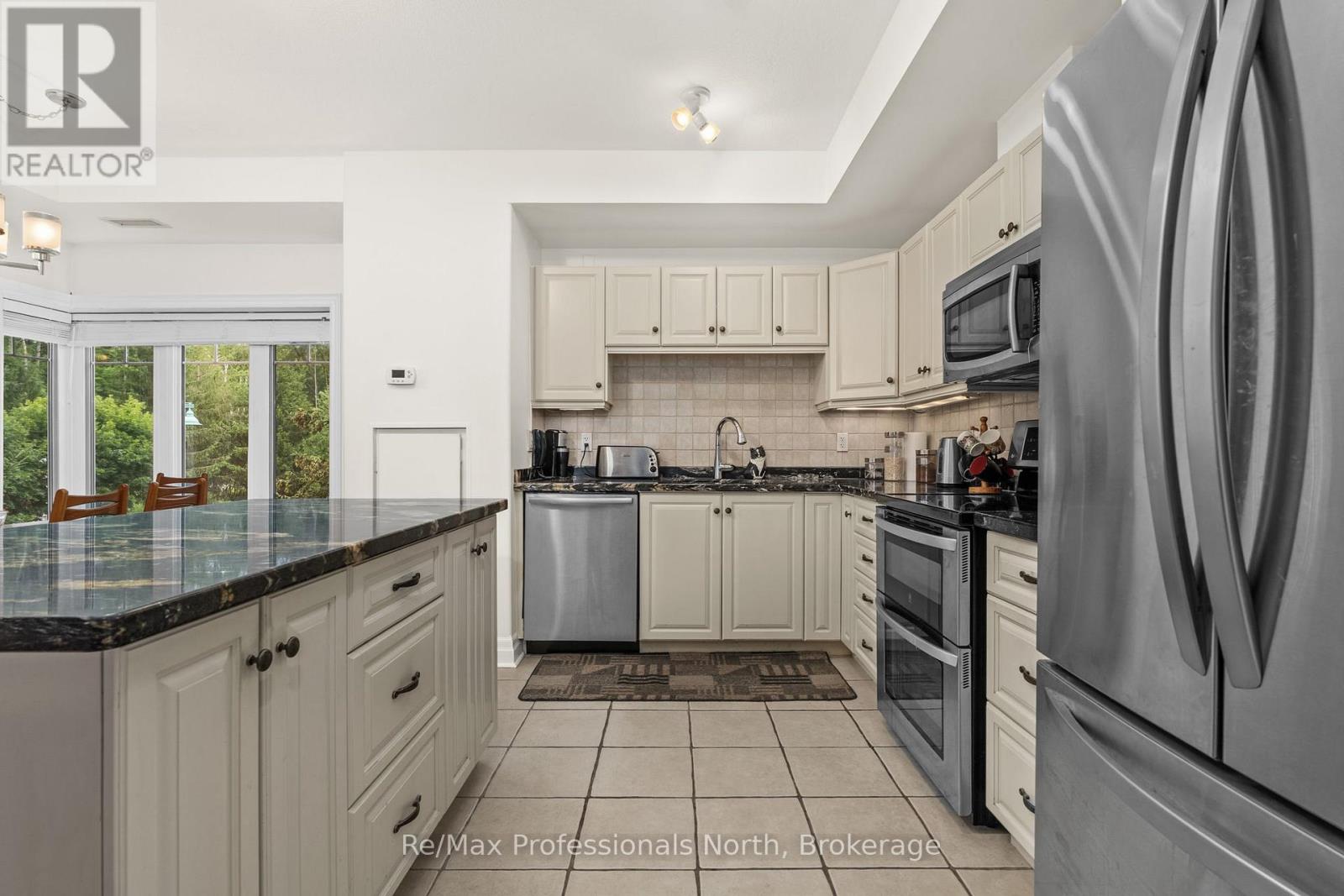 207 - 110 Steamship Bay Road, Gravenhurst, Ontario  P1P 1Z9 - Photo 10 - X12571034