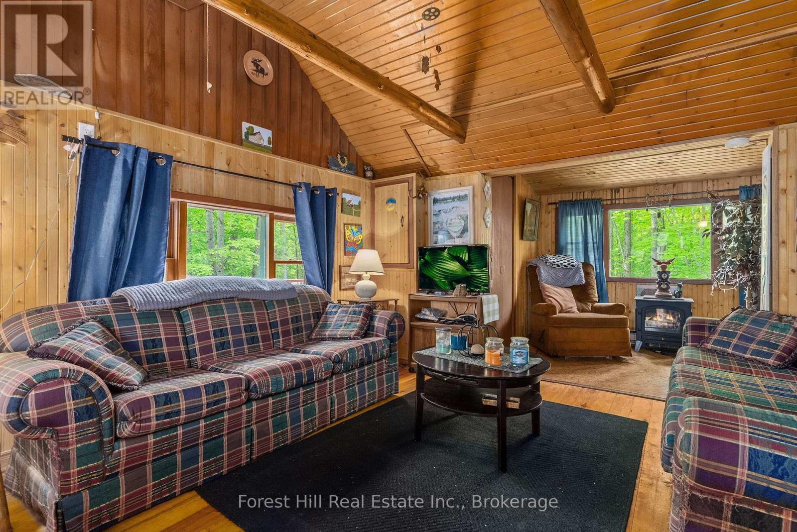 1067 West Black Lake Road, Muskoka Lakes, Ontario  P0C 1M0 - Photo 4 - X12573156