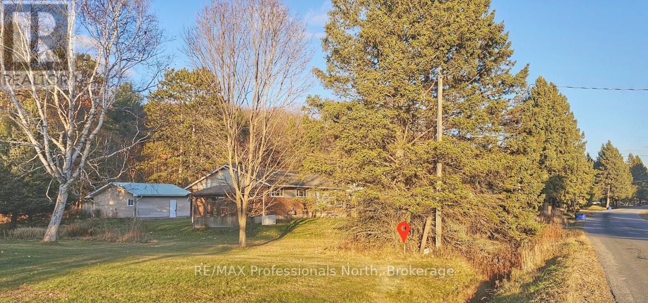 62 Riverside Drive, Huntsville, Ontario  P1H 1R6 - Photo 5 - X12573816