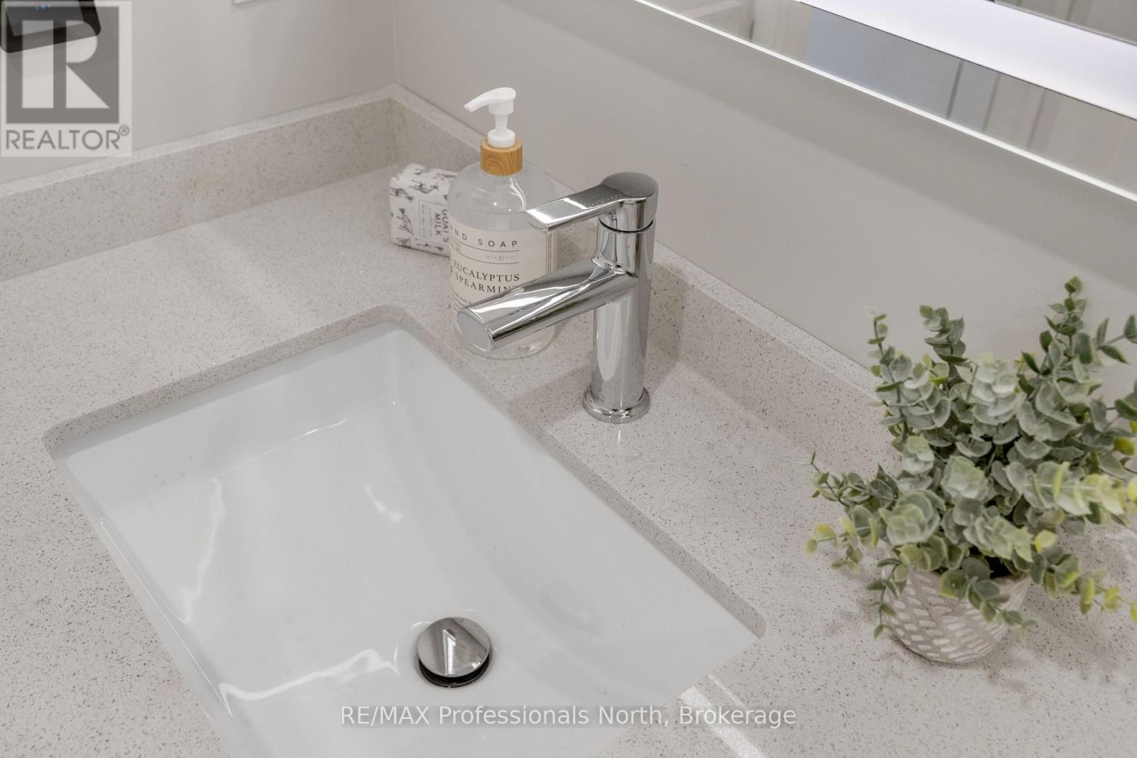 301 - 32 Brunel Road, Huntsville, Ontario  P1H 1P5 - Photo 24 - X12574390