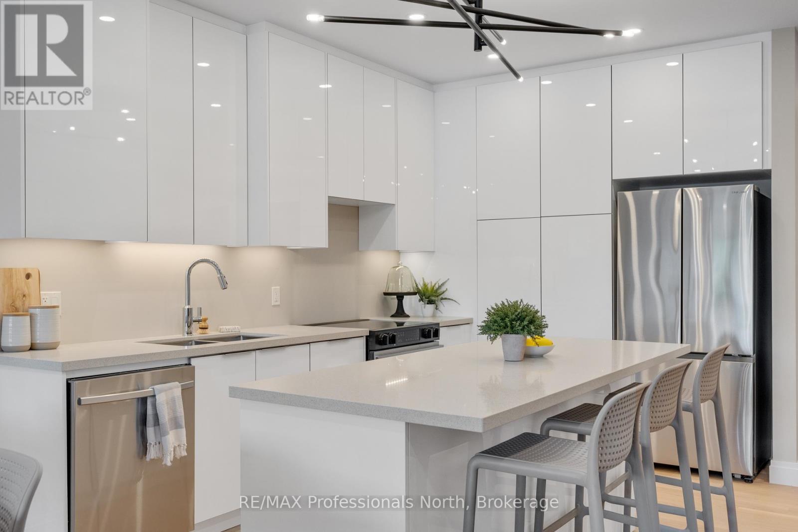 301 - 32 Brunel Road, Huntsville, Ontario  P1H 1P5 - Photo 26 - X12574390