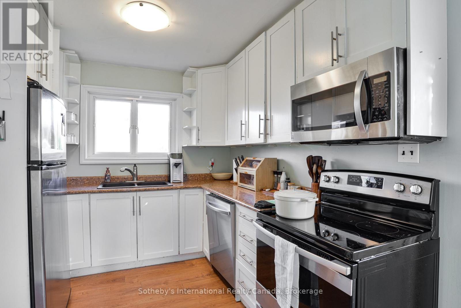 115 Segwun Boulevard, Gravenhurst, Ontario  P1P 1C5 - Photo 14 - X12574536