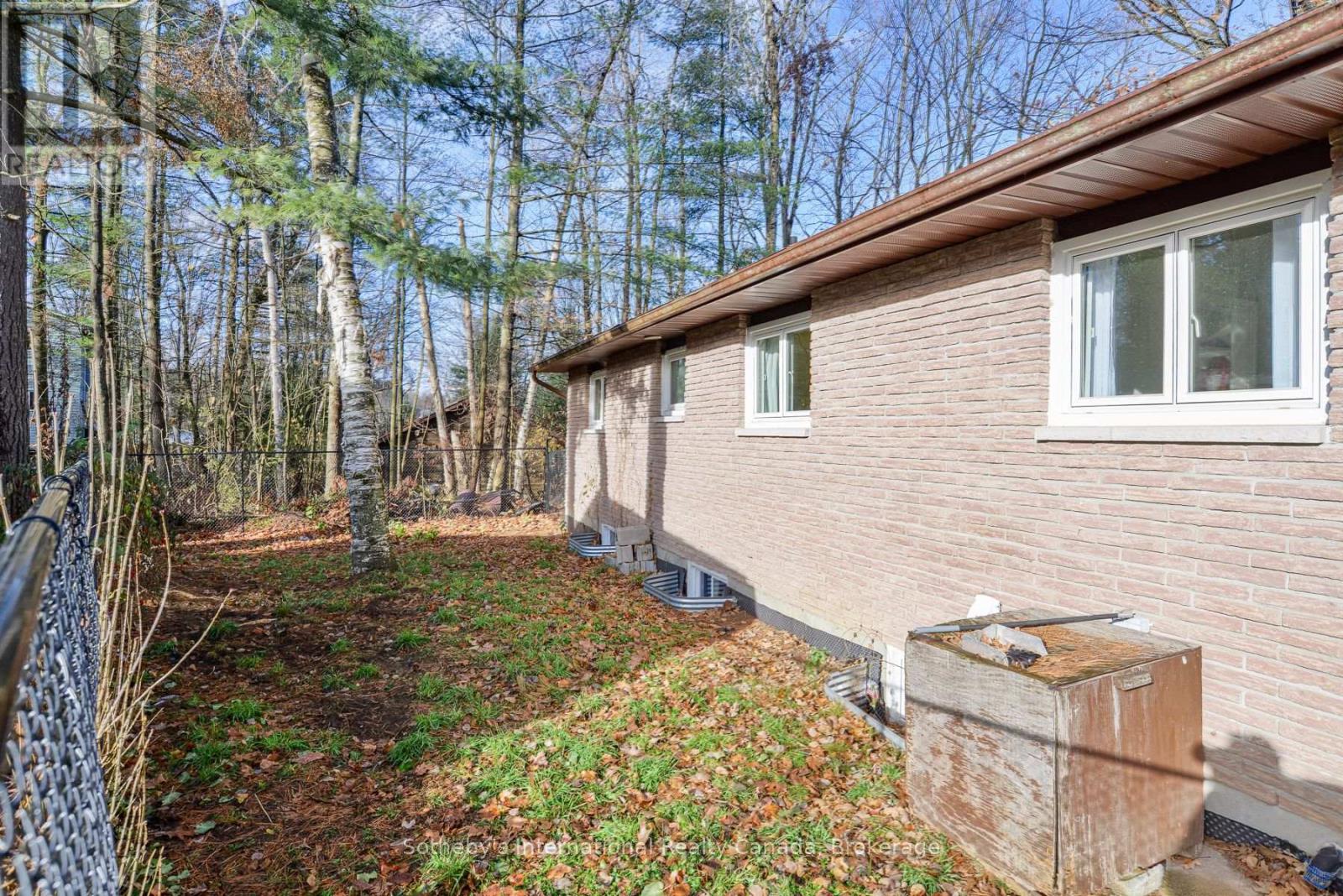 115 Segwun Boulevard, Gravenhurst, Ontario  P1P 1C5 - Photo 23 - X12574536