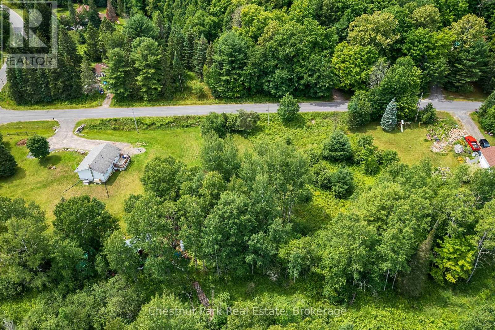 17 Vernon Lane, Huntsville, Ontario  P1H 2J2 - Photo 4 - X12574644