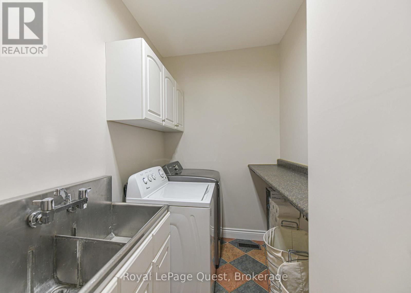 1046 Southwood Road, Gravenhurst, Ontario  P0E 1N0 - Photo 17 - X12581732