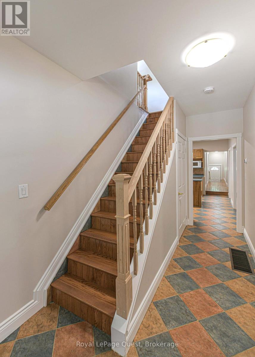 1046 Southwood Road, Gravenhurst, Ontario  P0E 1N0 - Photo 23 - X12581732