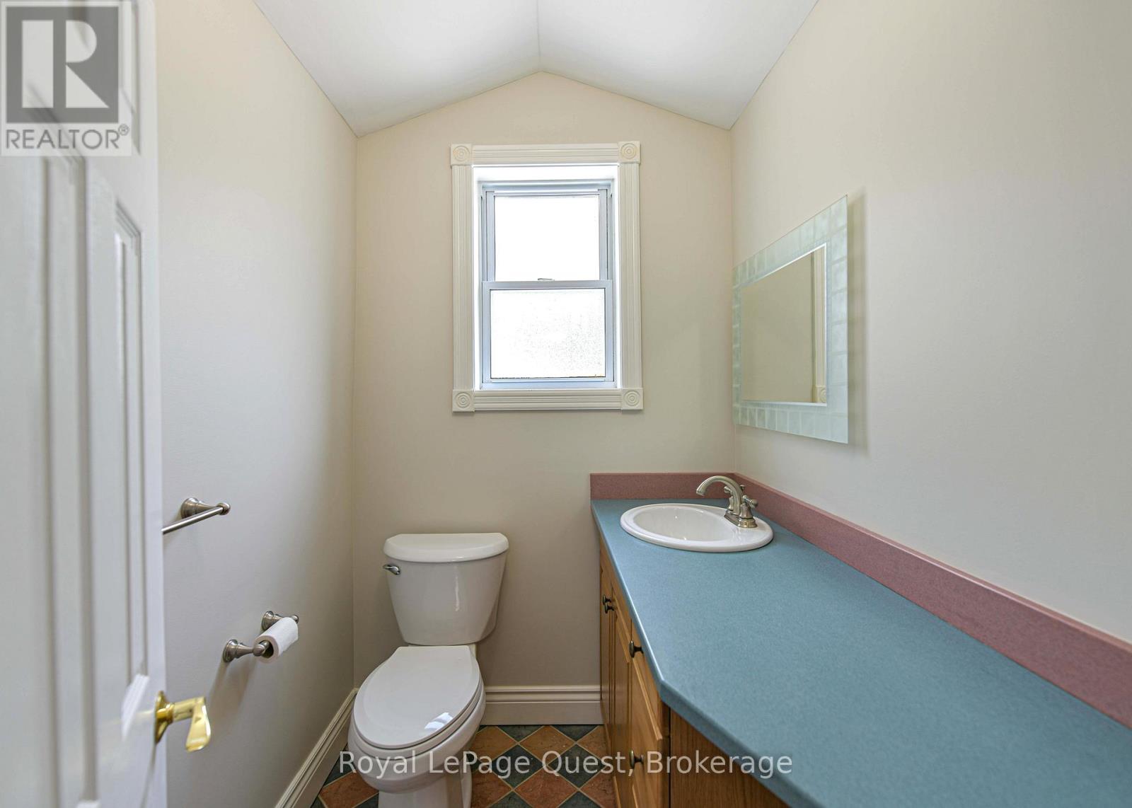 1046 Southwood Road, Gravenhurst, Ontario  P0E 1N0 - Photo 25 - X12581732