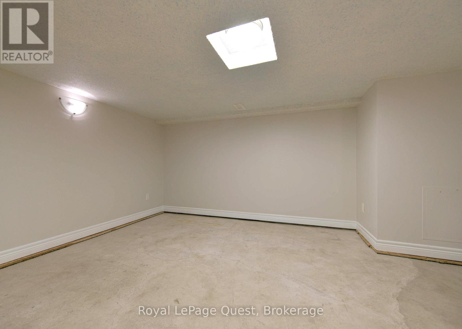 1046 Southwood Road, Gravenhurst, Ontario  P0E 1N0 - Photo 35 - X12581732