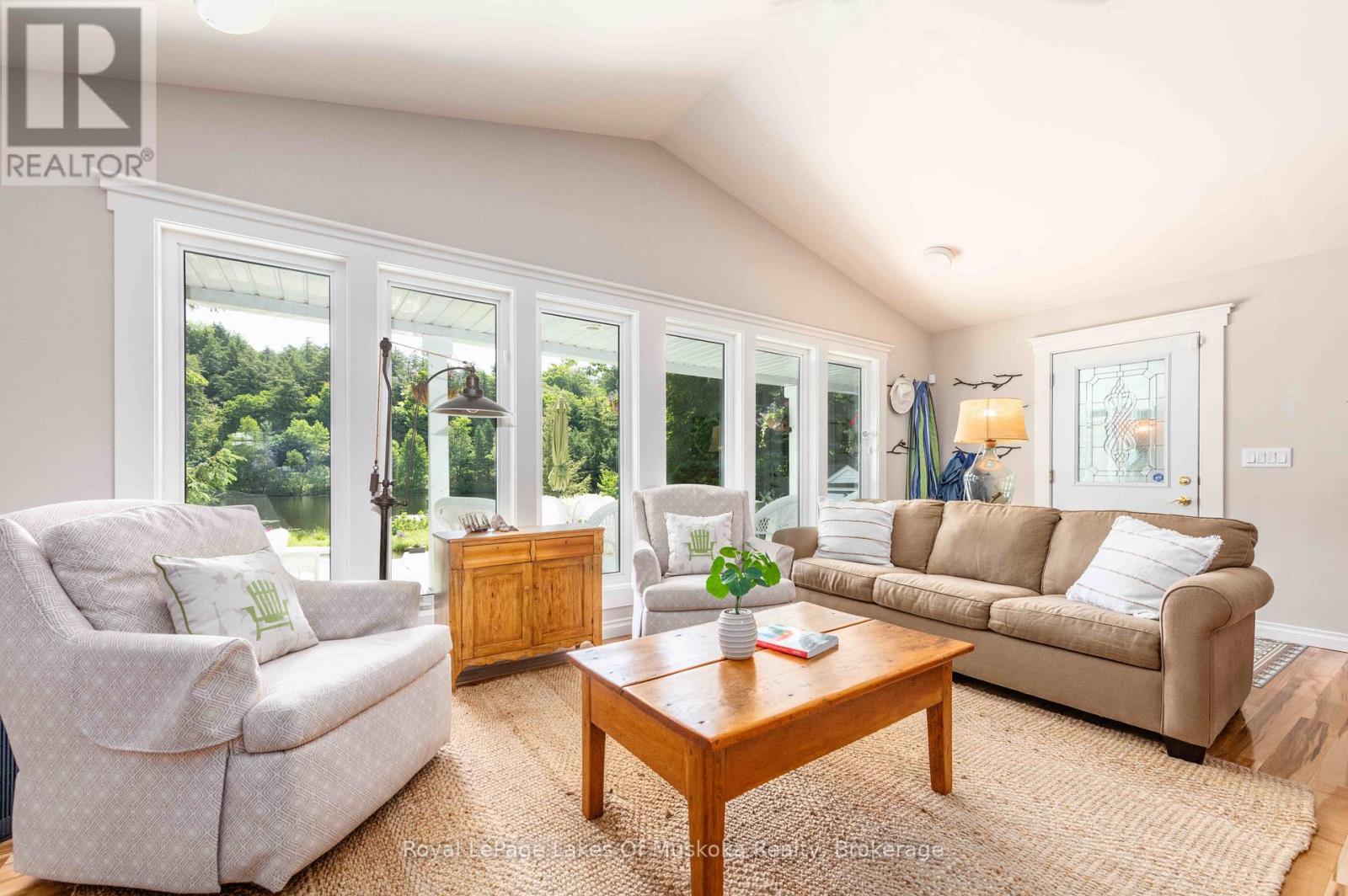 9 Mountview Avenue, Huntsville, Ontario  P1H 1G8 - Photo 5 - X12587442