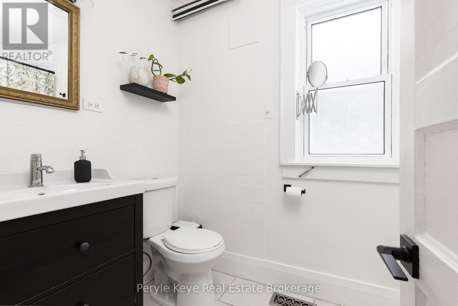 15 East Elliott Street, Huntsville, Ontario  P1H 1W8 - Photo 30 - X12589134