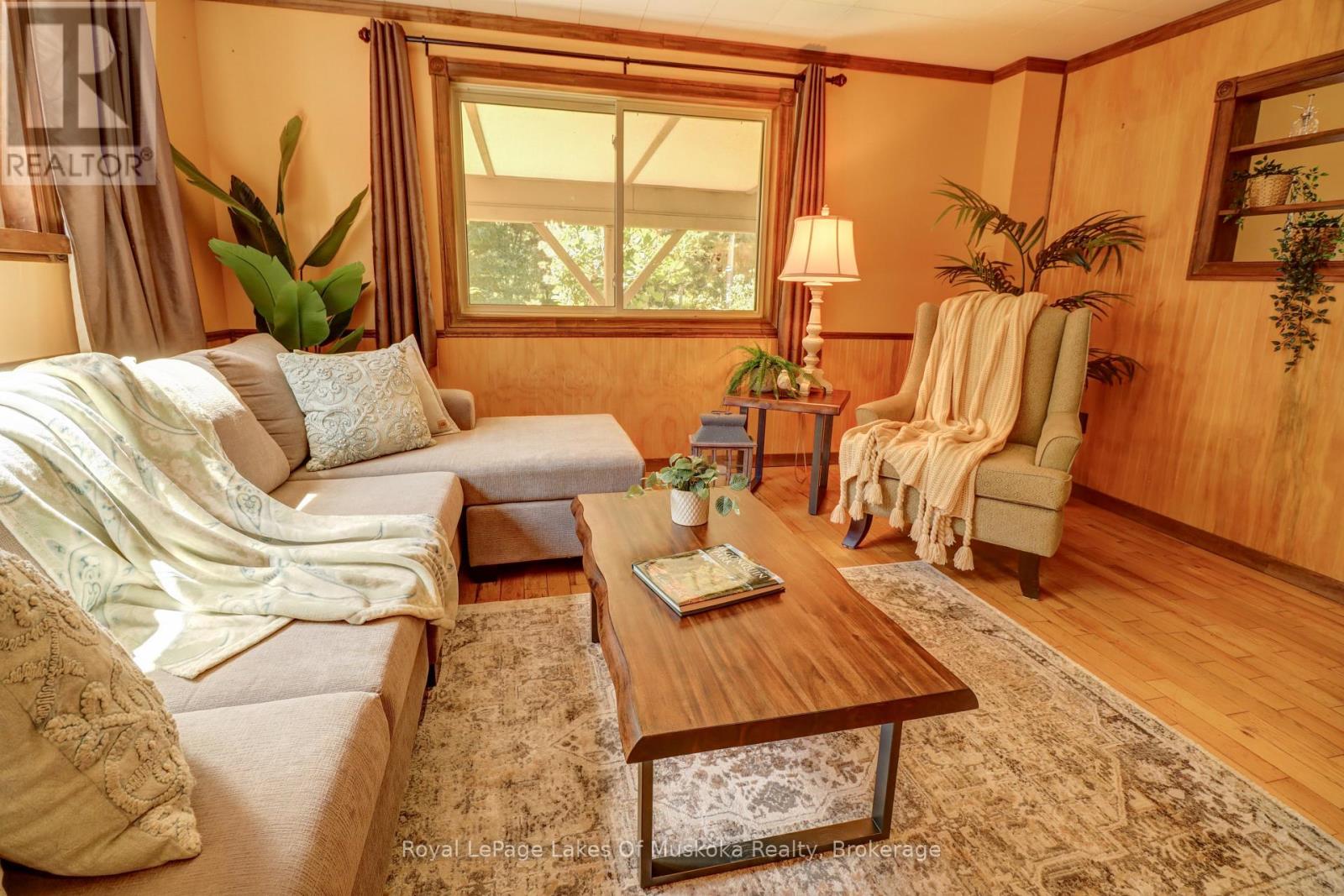 67 Silver Street, Huntsville, Ontario  P1H 1M2 - Photo 11 - X12589700