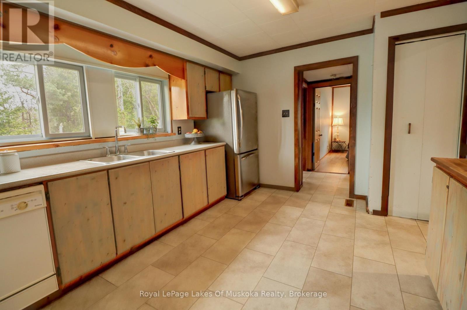 67 Silver Street, Huntsville, Ontario  P1H 1M2 - Photo 3 - X12589700