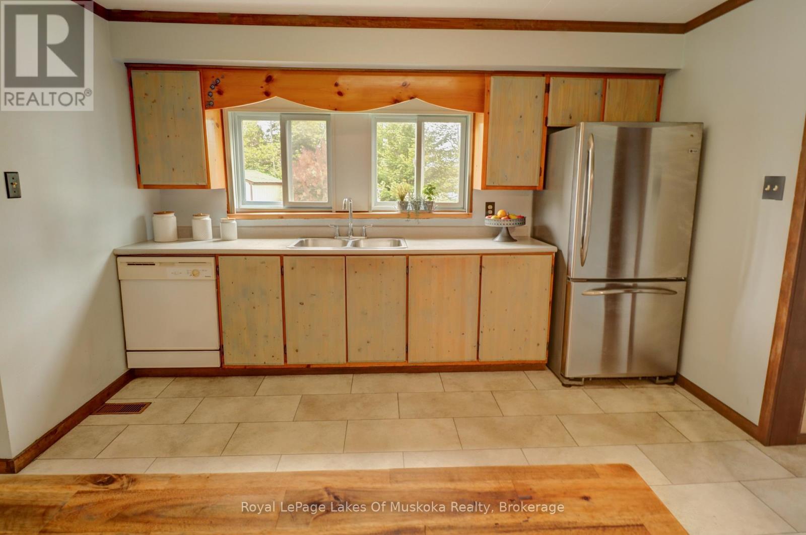 67 Silver Street, Huntsville, Ontario  P1H 1M2 - Photo 4 - X12589700