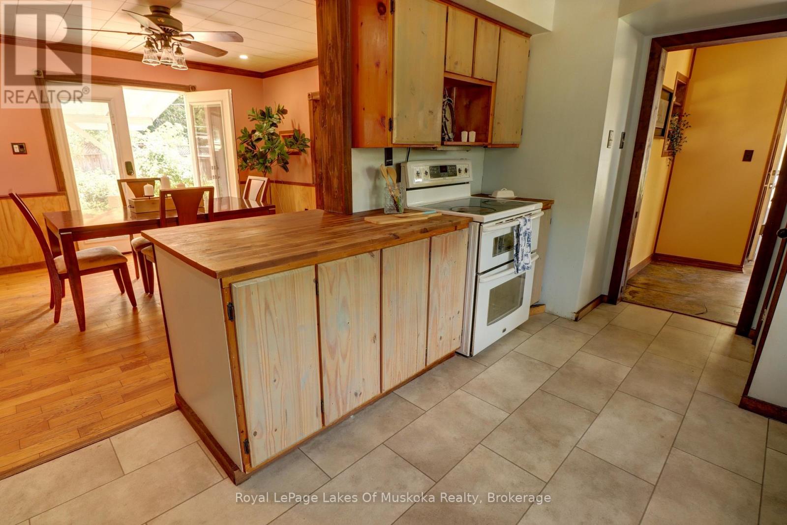 67 Silver Street, Huntsville, Ontario  P1H 1M2 - Photo 5 - X12589700