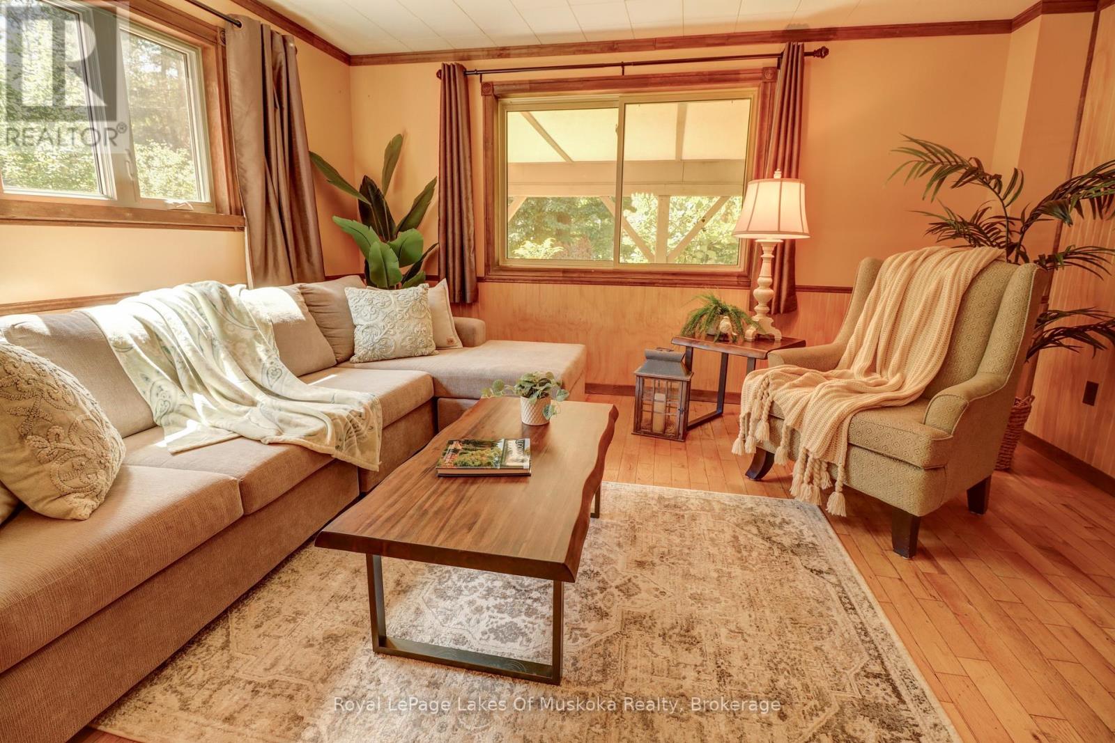 67 Silver Street, Huntsville, Ontario  P1H 1M2 - Photo 8 - X12589700