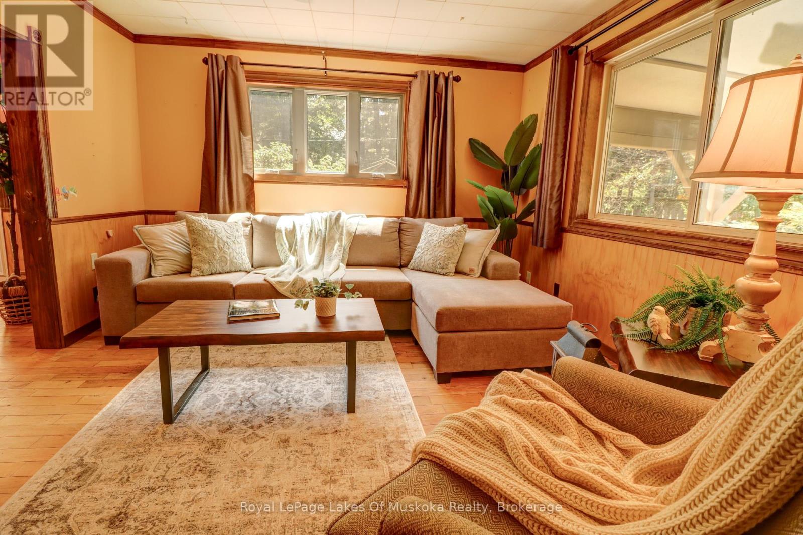 67 Silver Street, Huntsville, Ontario  P1H 1M2 - Photo 9 - X12589700