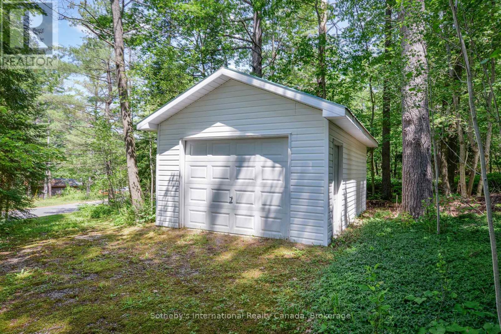 1145 South Morrison Lake Road, Gravenhurst, Ontario  P0E 1G0 - Photo 22 - X12591410