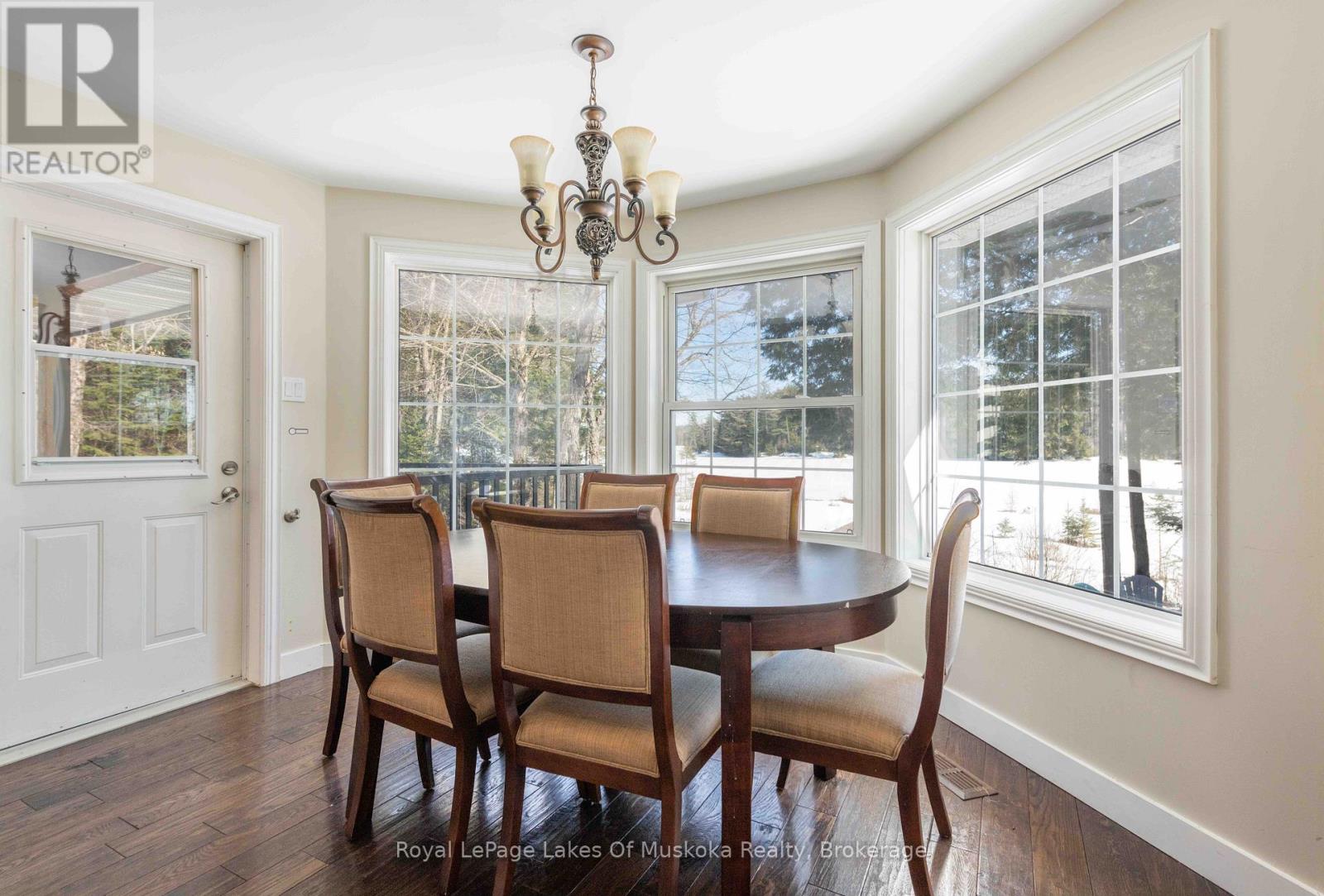 1420 Limberlost Road, Lake Of Bays, Ontario  P1H 2J6 - Photo 13 - X12591528