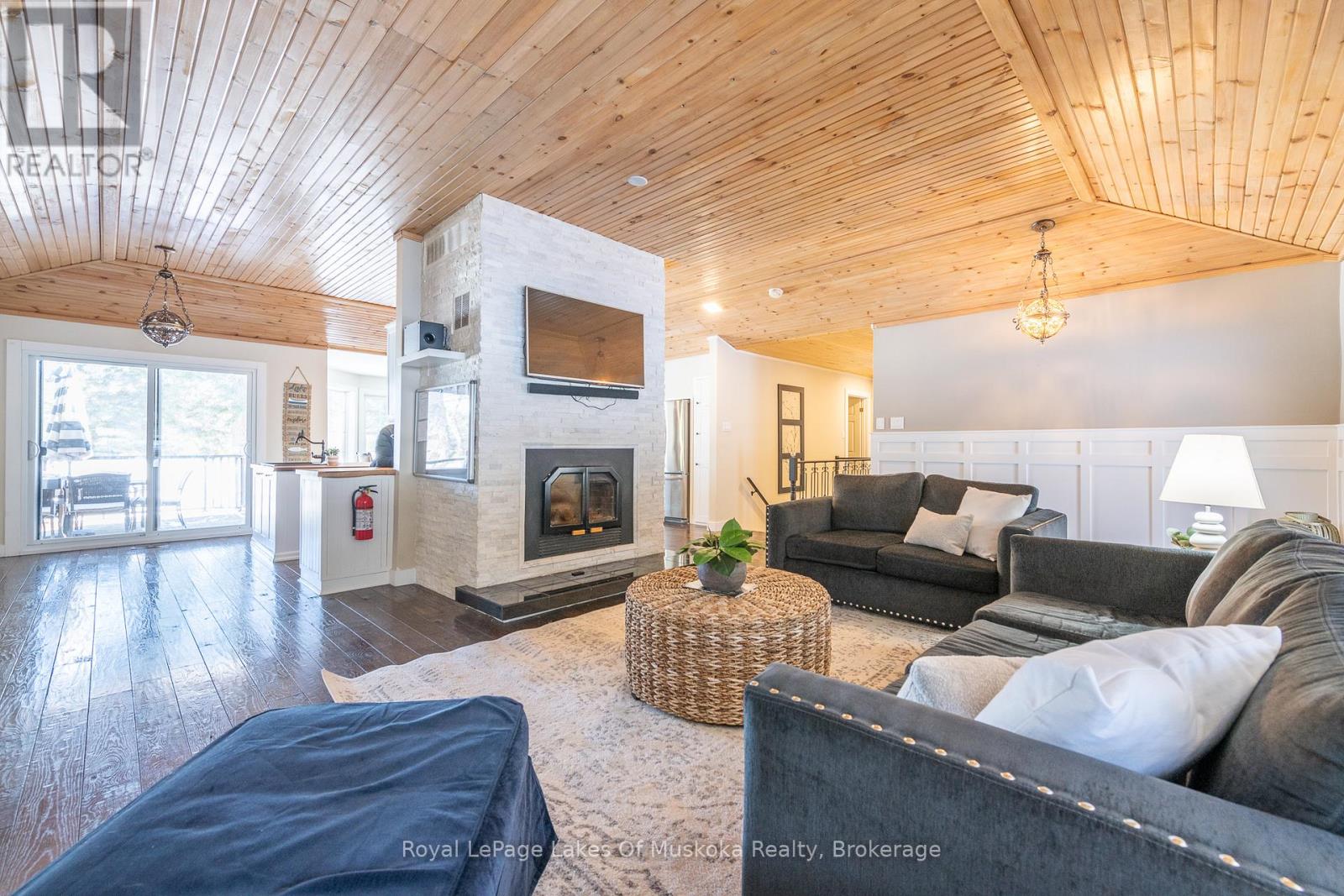 1420 Limberlost Road, Lake Of Bays, Ontario  P1H 2J6 - Photo 7 - X12591528