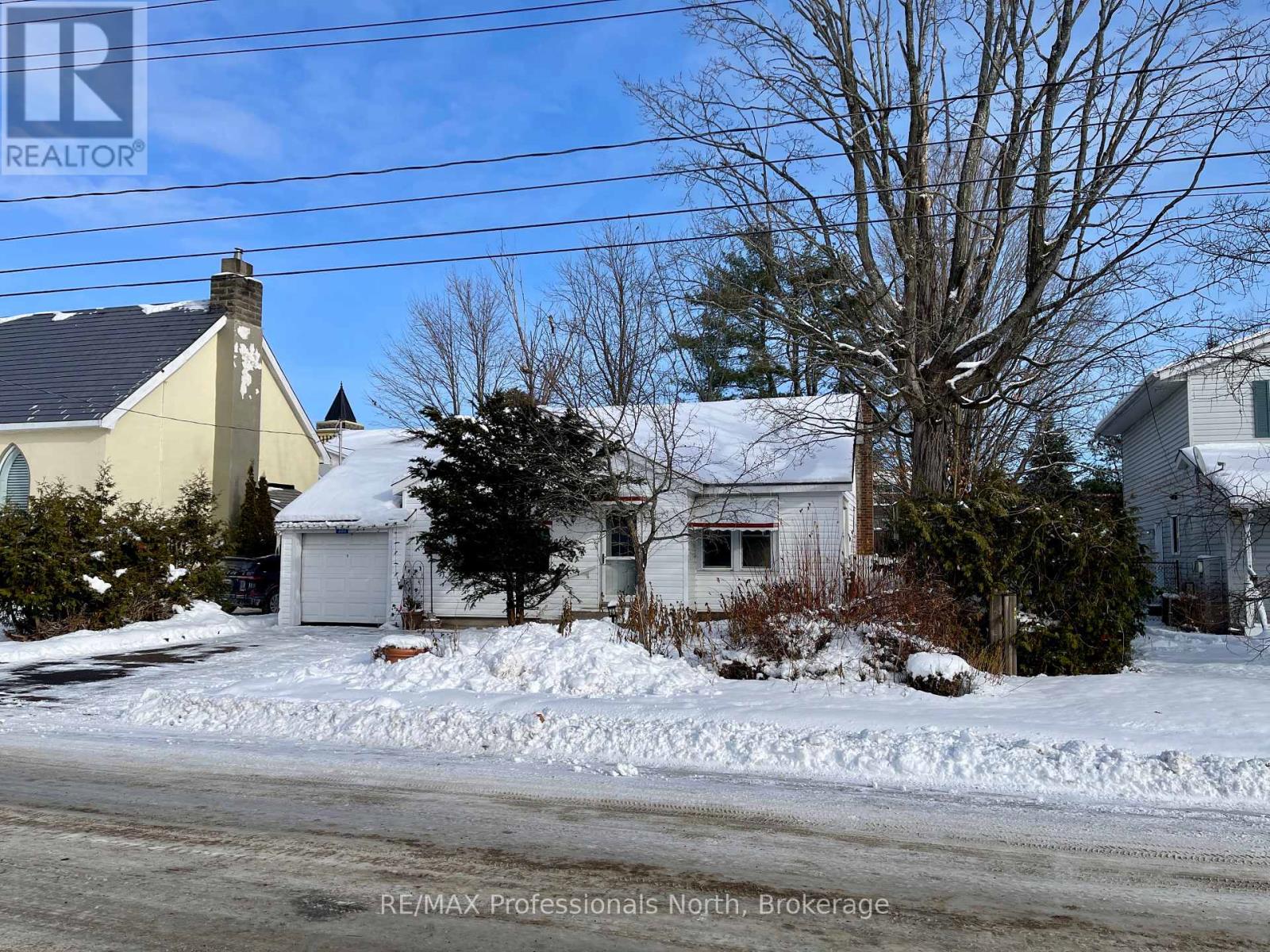 330 John Street S, Gravenhurst, Ontario  P1P 1J1 - Photo 2 - X12593744