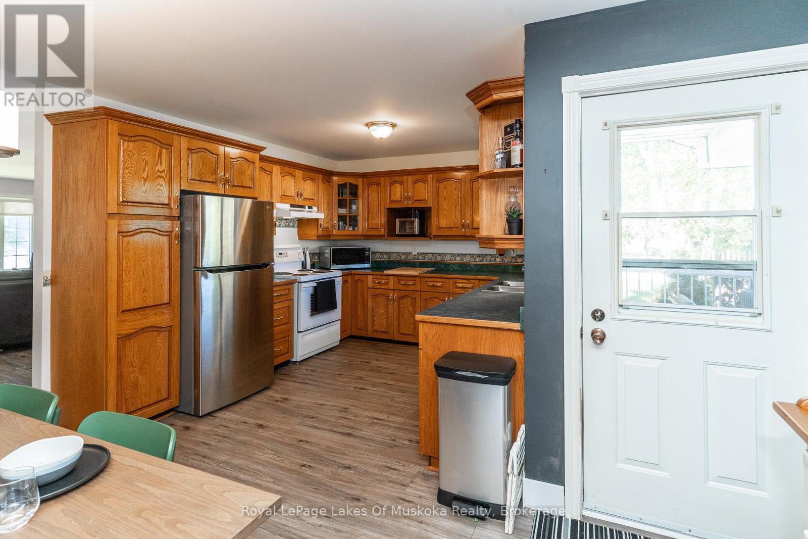 22 Knotty Pine Trail, Huntsville, Ontario  P1H 1S7 - Photo 12 - X12598228