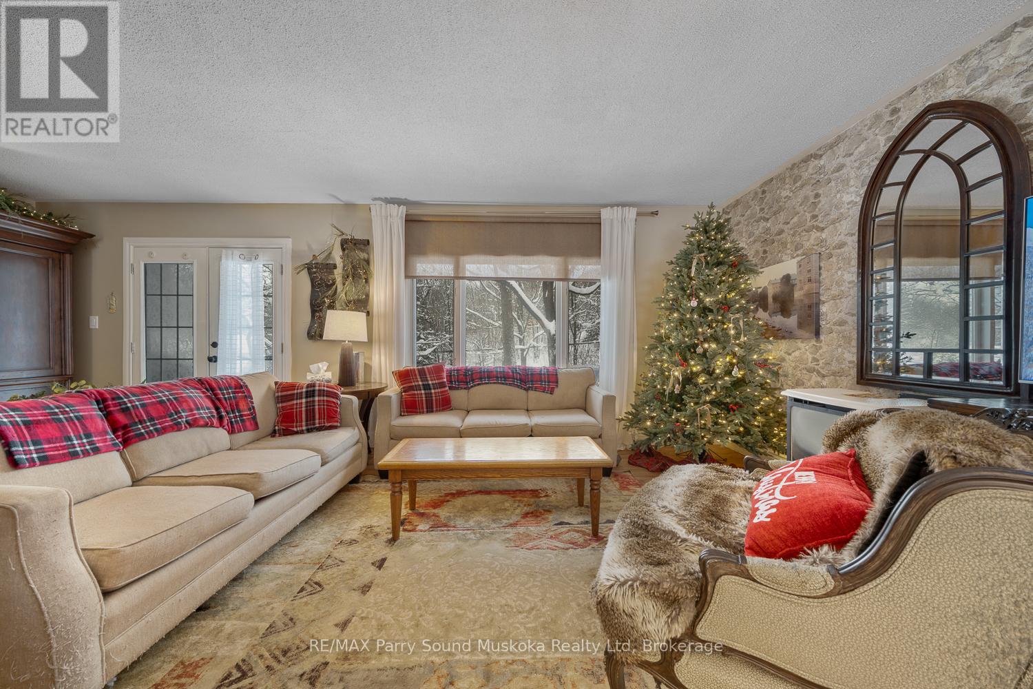 37 Louisa Street, Parry Sound, Ontario  P2A 2V7 - Photo 7 - X12604426