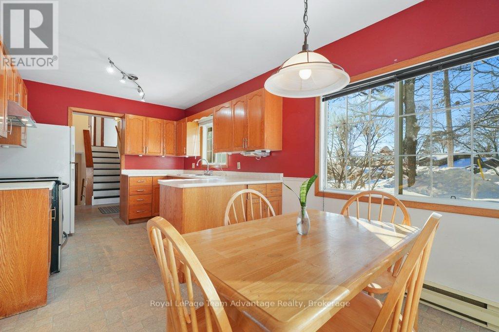 22 Virginia Heights, Parry Sound, Ontario  P2A 3A8 - Photo 10 - X12605056