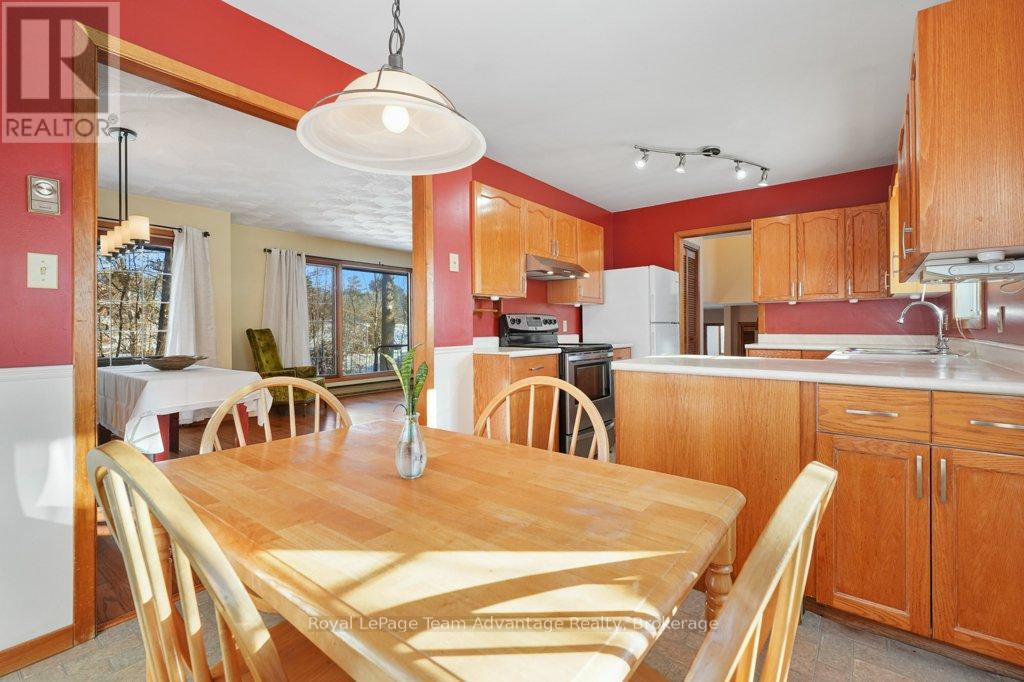 22 Virginia Heights, Parry Sound, Ontario  P2A 3A8 - Photo 11 - X12605056