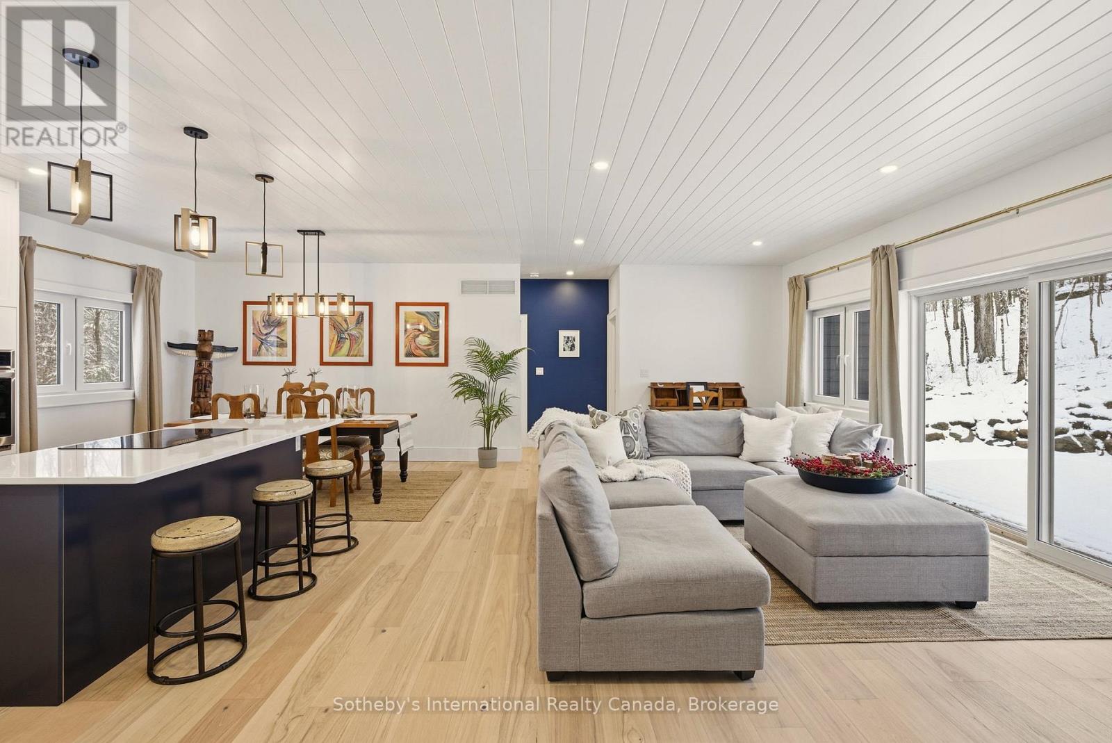 2435 Ravenscliffe Road, Huntsville, Ontario  P1H 2J2 - Photo 16 - X12606788