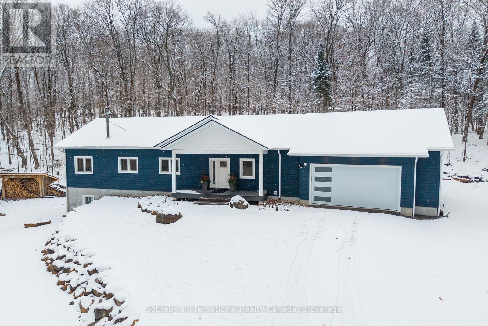 2435 Ravenscliffe Road, Huntsville, Ontario  P1H 2J2 - Photo 3 - X12606788