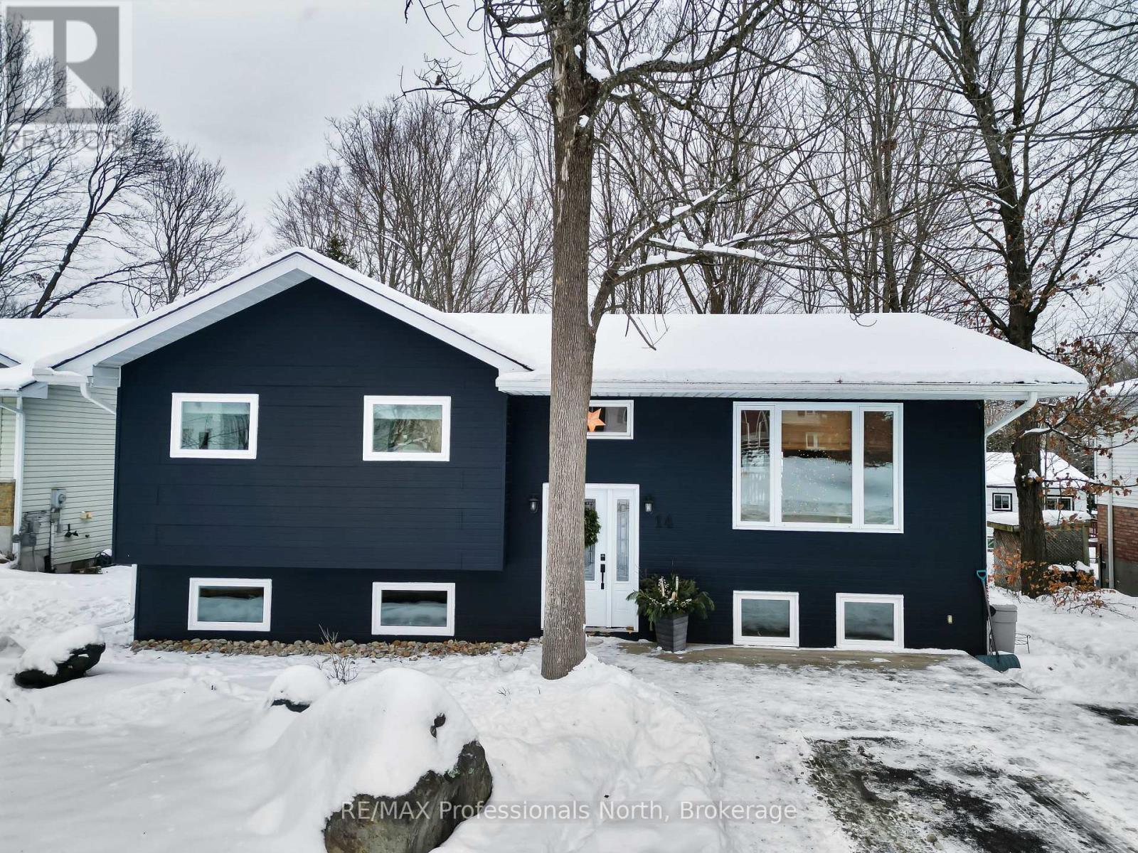 14 Beechwood Path, Huntsville, Ontario  P1H 1S8 - Photo 2 - X12610014