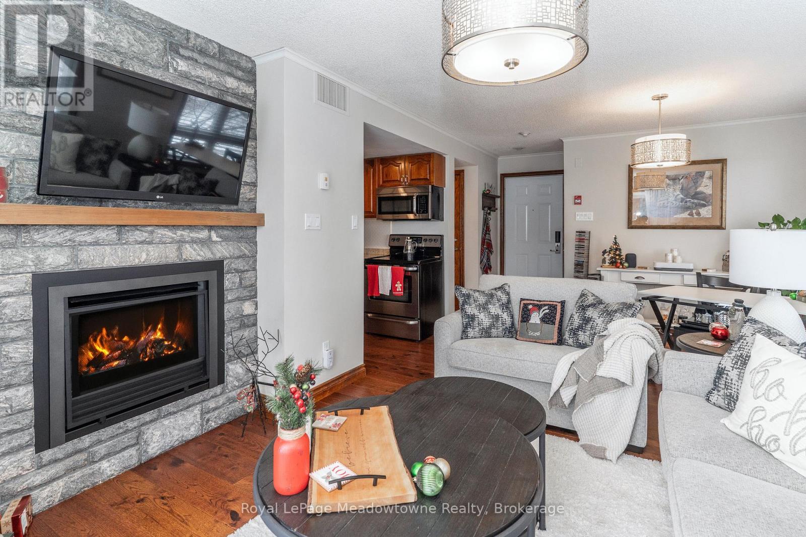 301 - 34 Deerhurst Greens Road, Huntsville, Ontario  P1H 1A9 - Photo 12 - X12612096