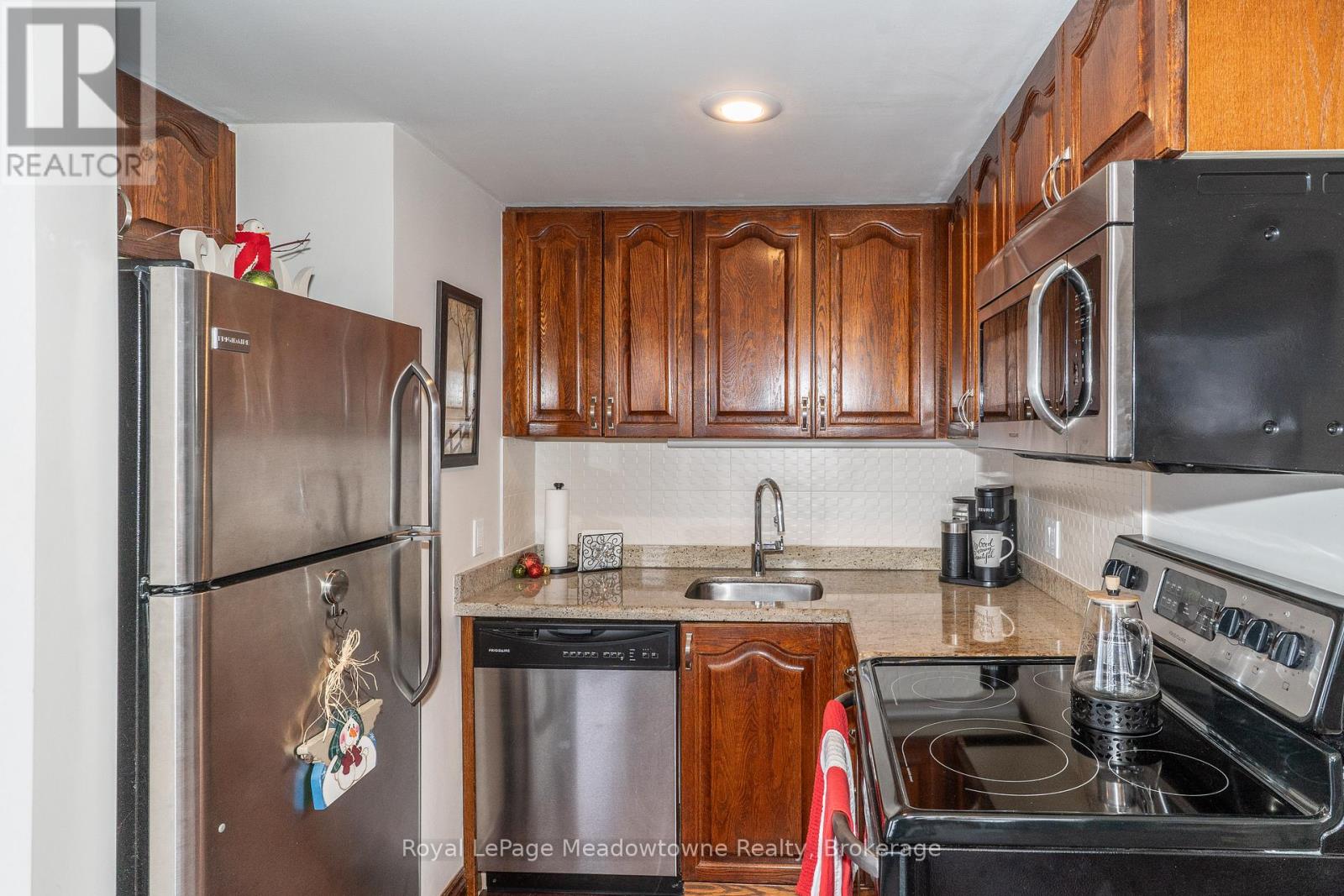 301 - 34 Deerhurst Greens Road, Huntsville, Ontario  P1H 1A9 - Photo 14 - X12612096