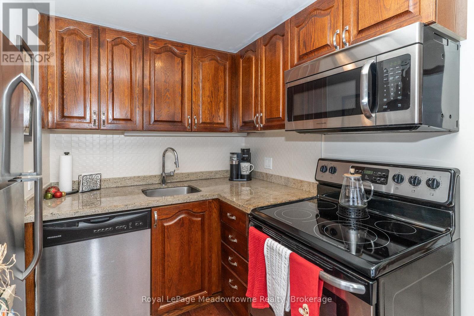 301 - 34 Deerhurst Greens Road, Huntsville, Ontario  P1H 1A9 - Photo 16 - X12612096