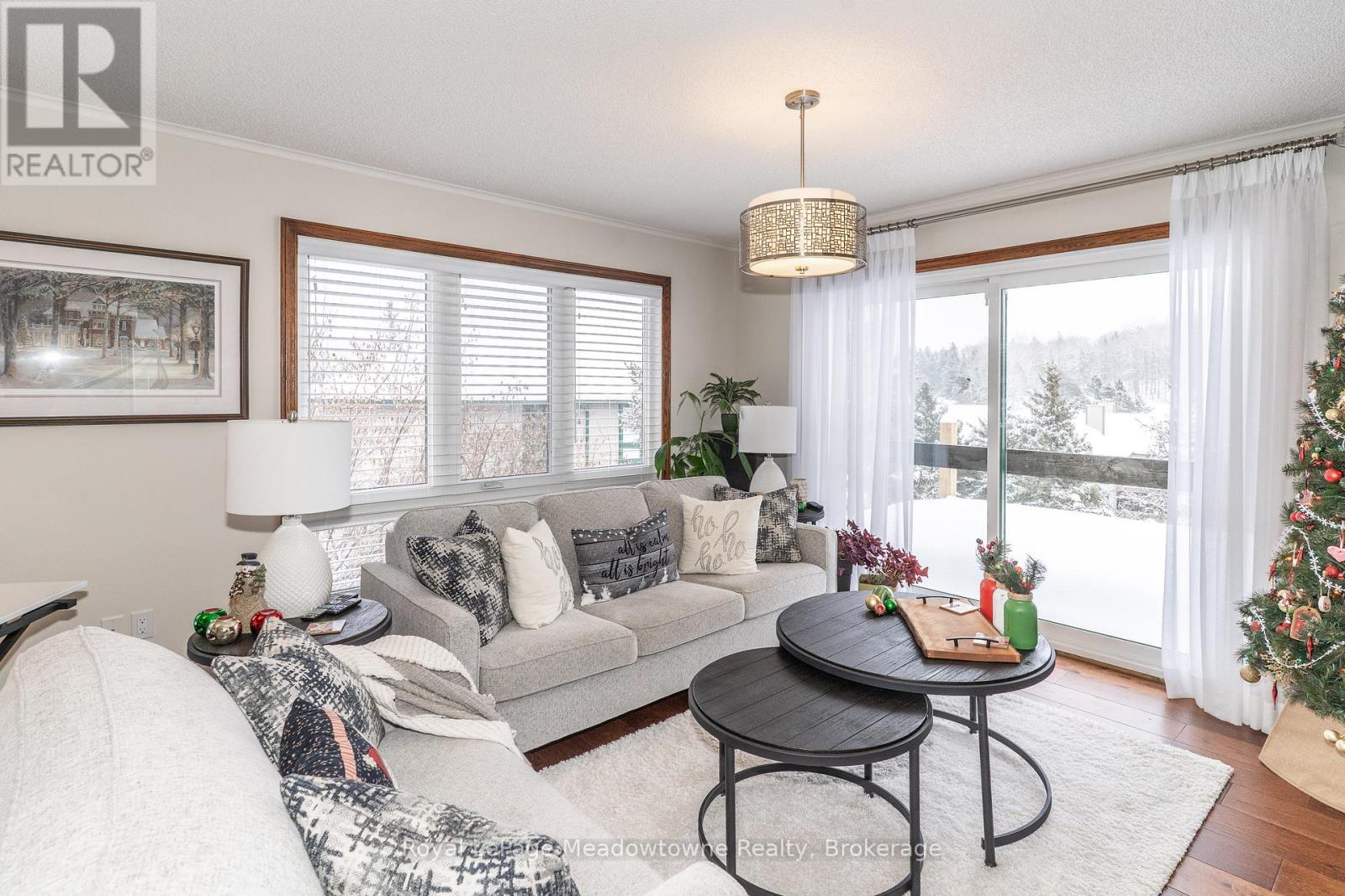 301 - 34 Deerhurst Greens Road, Huntsville, Ontario  P1H 1A9 - Photo 8 - X12612096