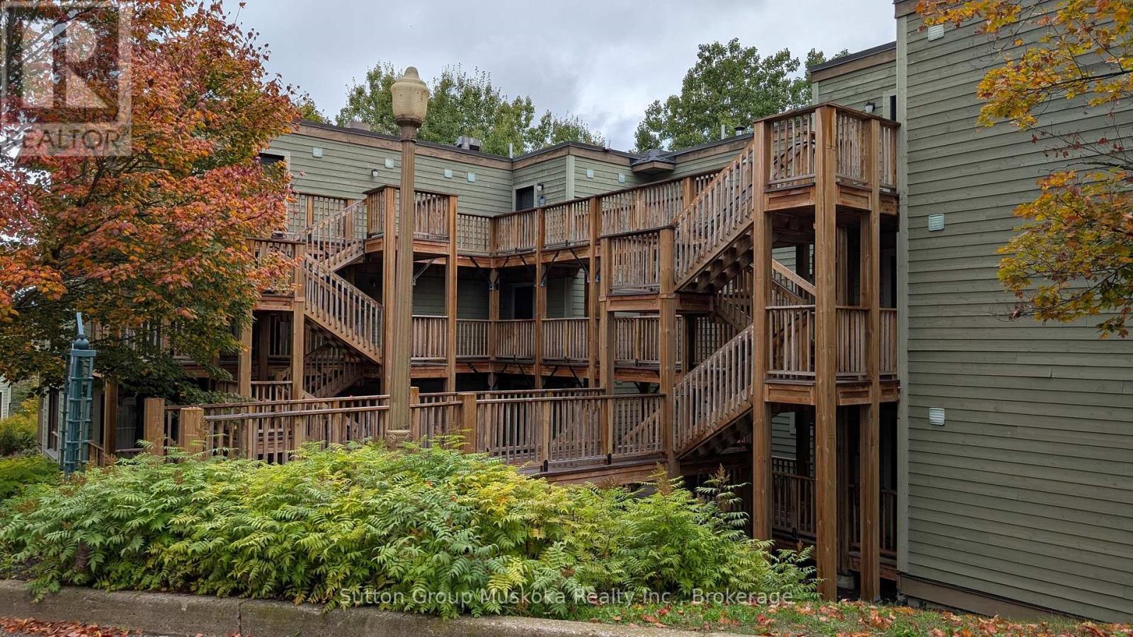 27-202 Golfview - Deerhurst Drive, Huntsville, Ontario  P1H 2E8 - Photo 1 - X12612128