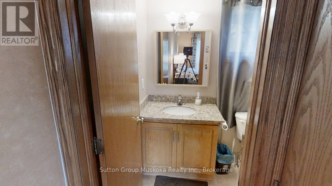 27-202 Golfview - Deerhurst Drive, Huntsville, Ontario  P1H 2E8 - Photo 10 - X12612128