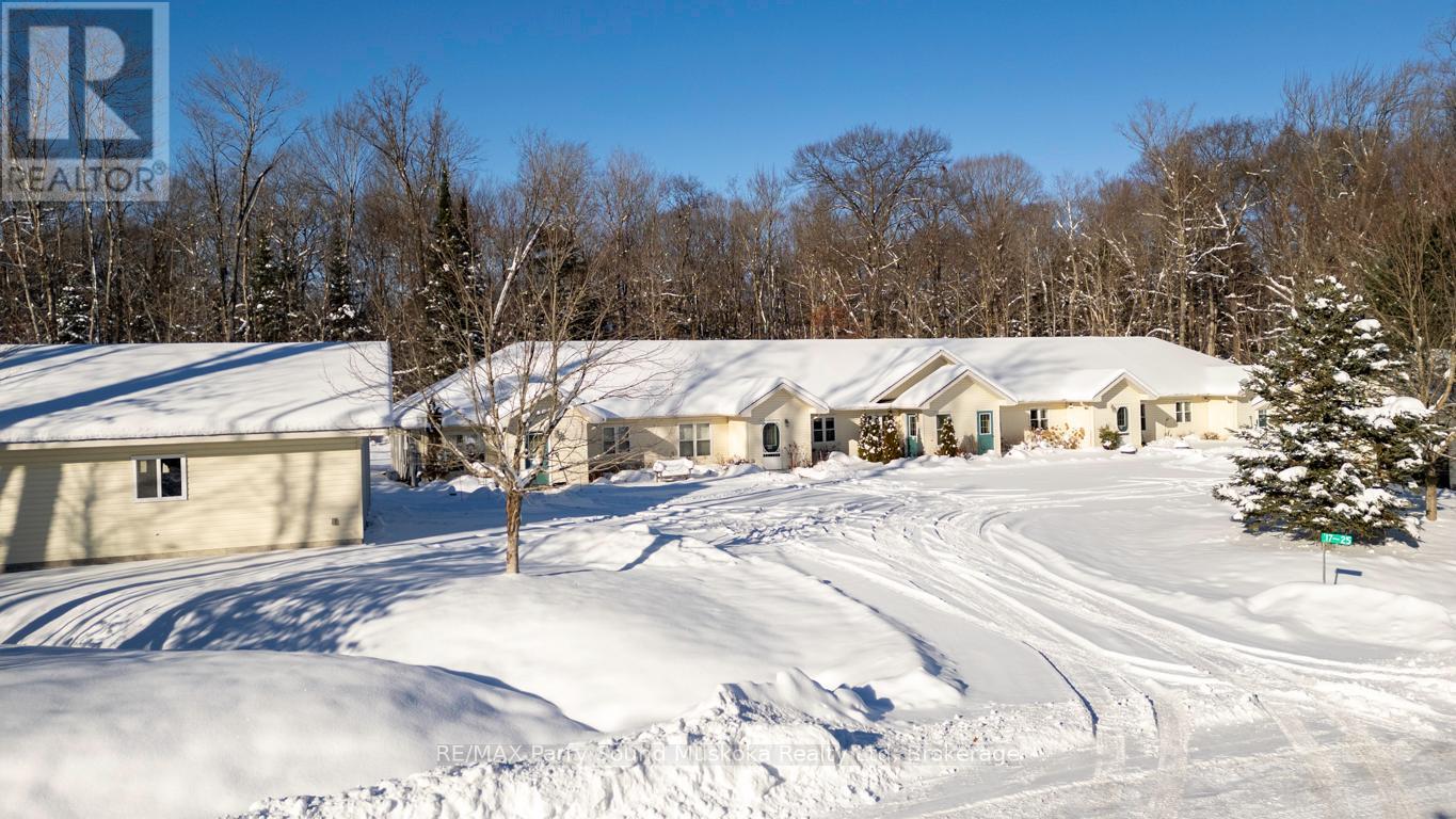 17 - 25 Seguin Place, Seguin, Ontario  P2A 1B2 - Photo 1 - X12613754