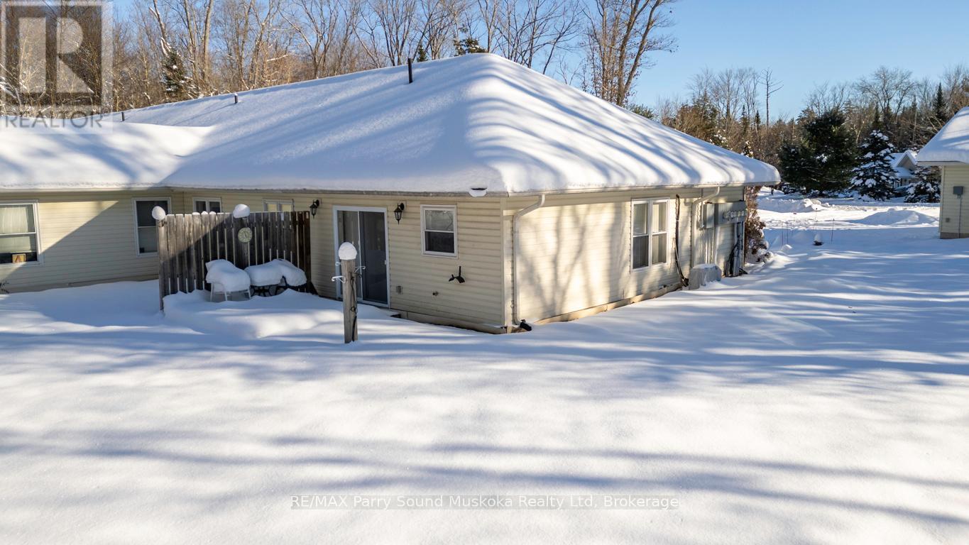 17 - 25 Seguin Place, Seguin, Ontario  P2A 1B2 - Photo 2 - X12613754