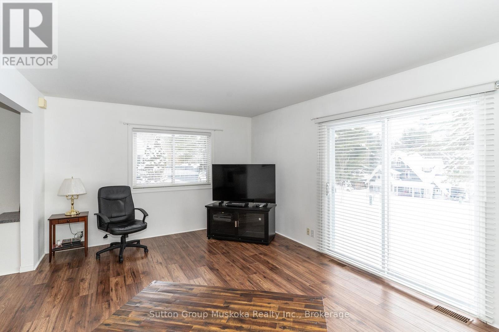 64 Spruce Drive, Huntsville, Ontario  P0B 1L0 - Photo 12 - X12614814