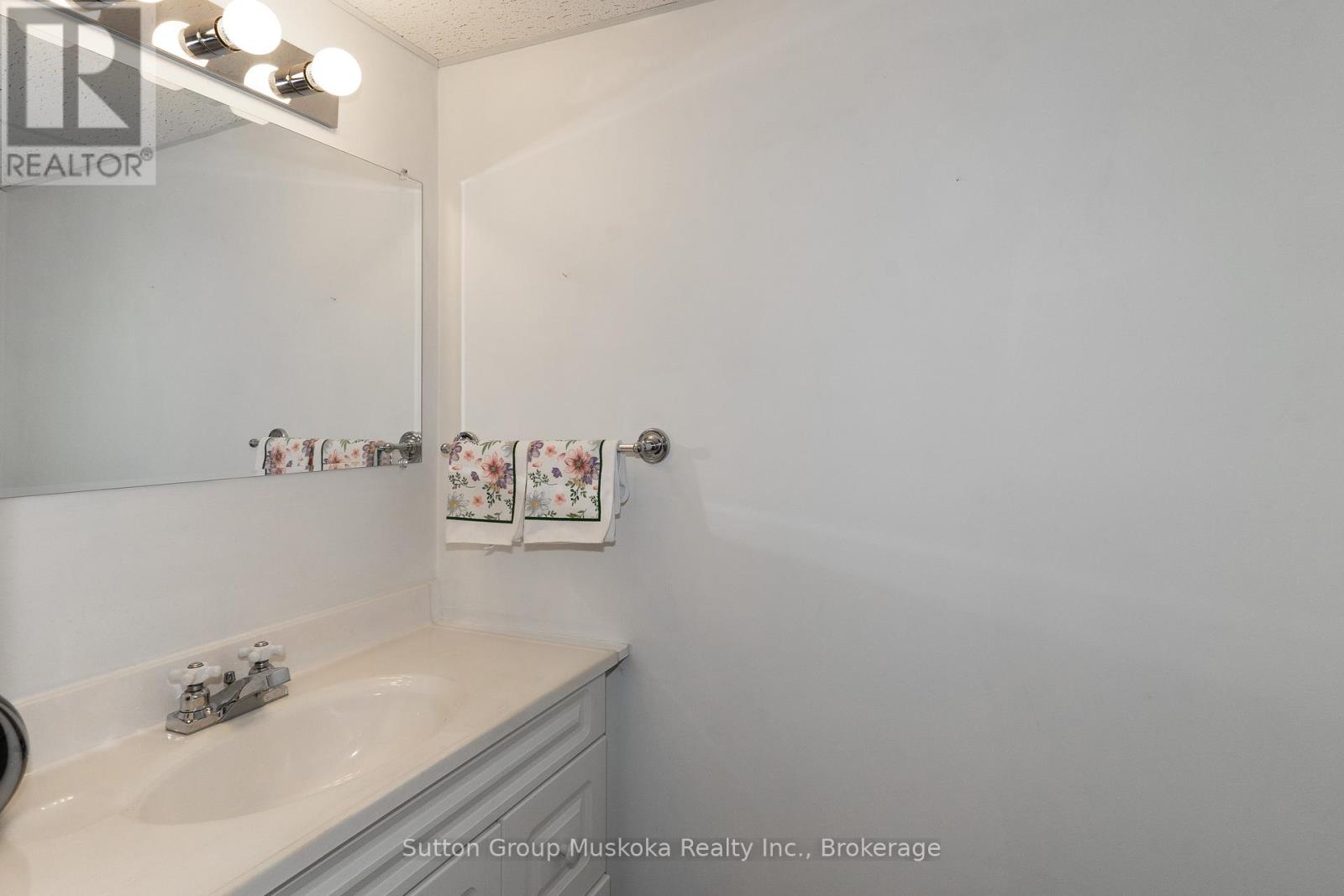 64 Spruce Drive, Huntsville, Ontario  P0B 1L0 - Photo 19 - X12614814