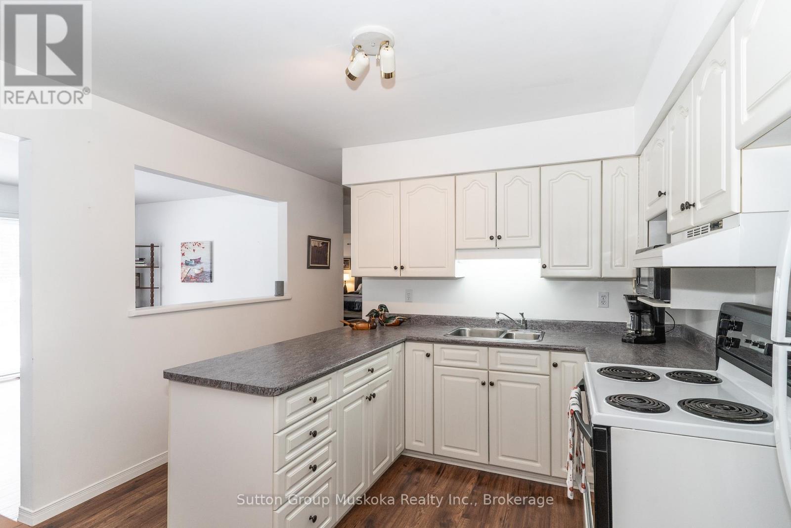 64 Spruce Drive, Huntsville, Ontario  P0B 1L0 - Photo 6 - X12614814