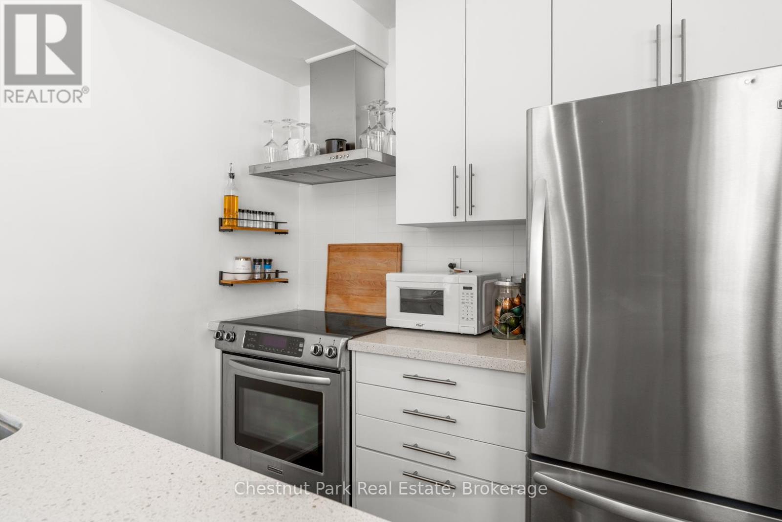 10 Carrick Trail, Gravenhurst, Ontario  P1P 0A6 - Photo 13 - X12616596