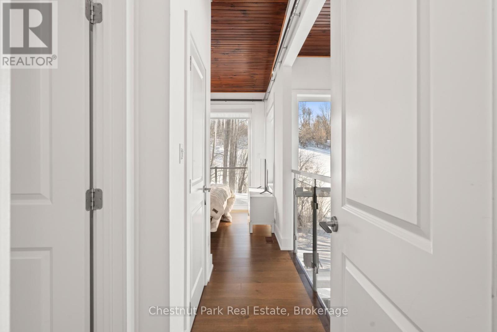 10 Carrick Trail, Gravenhurst, Ontario  P1P 0A6 - Photo 19 - X12616596