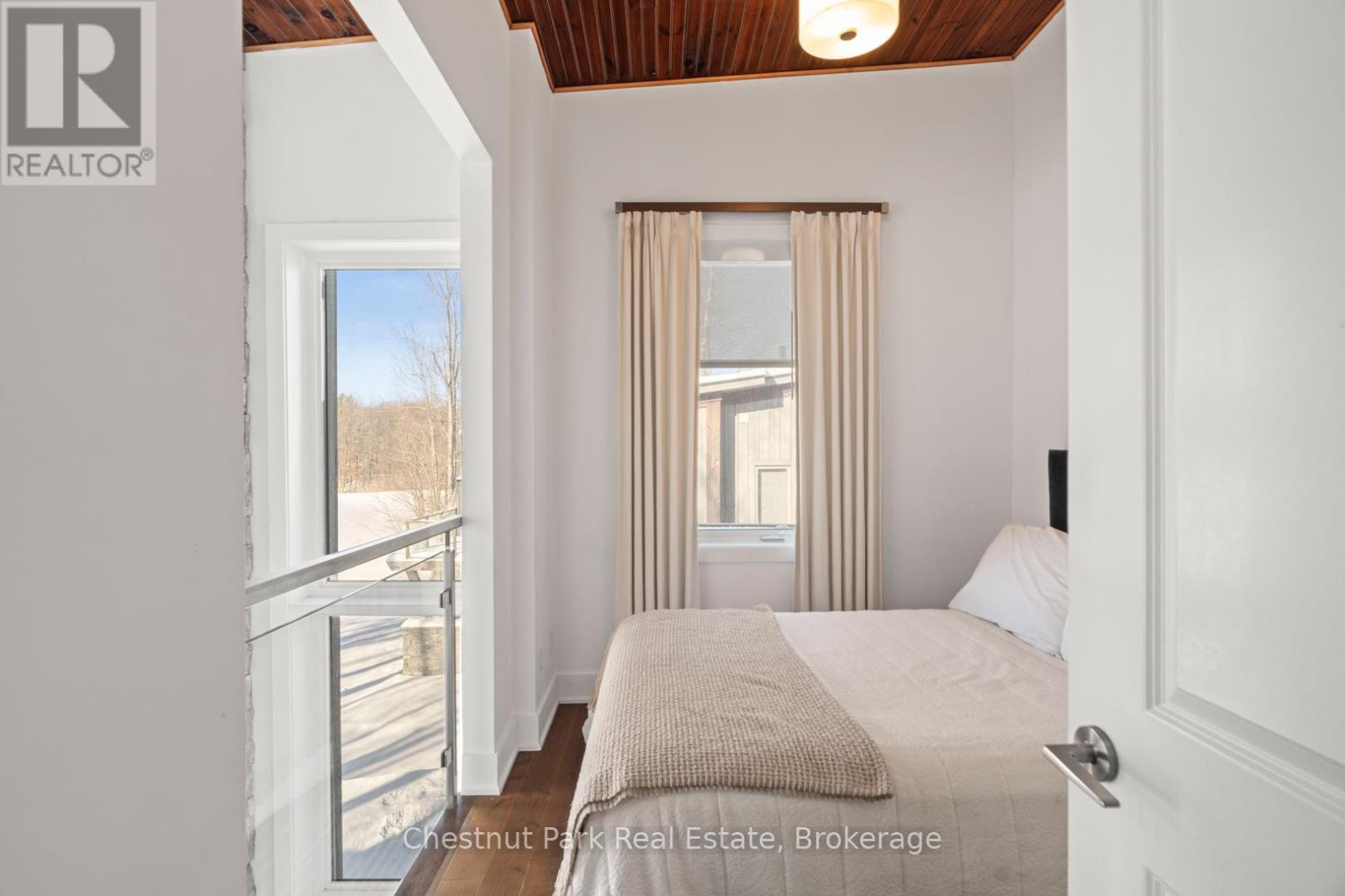 10 Carrick Trail, Gravenhurst, Ontario  P1P 0A6 - Photo 26 - X12616596