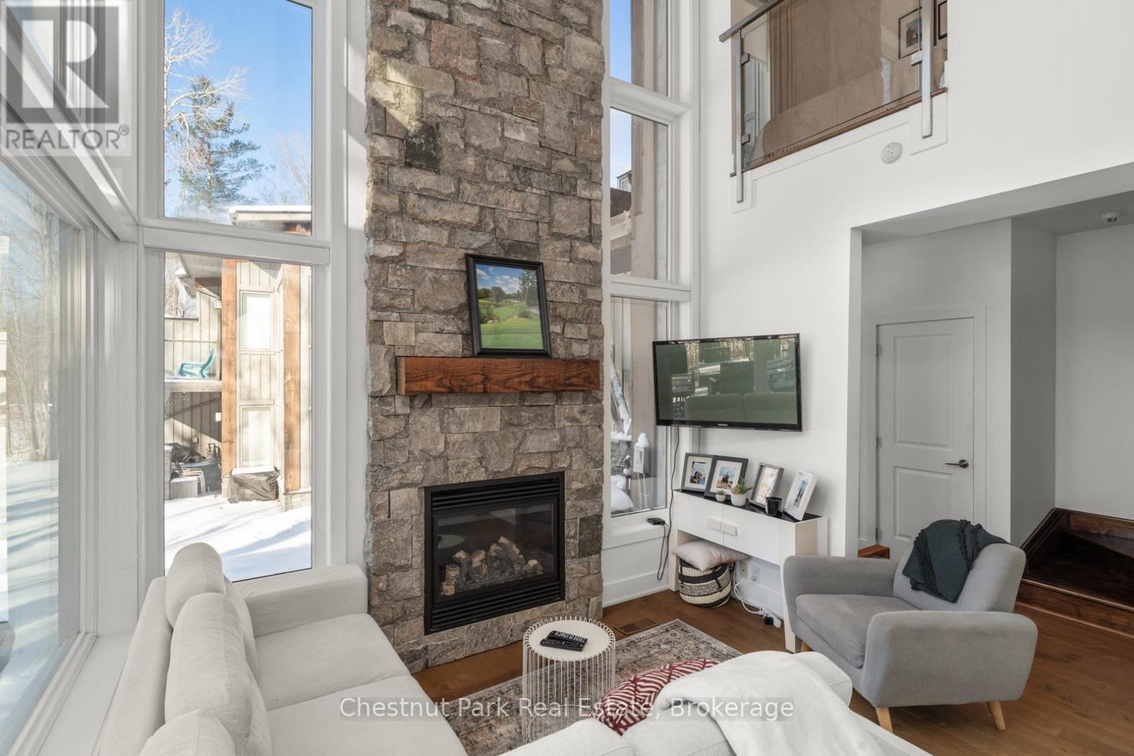 10 Carrick Trail, Gravenhurst, Ontario  P1P 0A6 - Photo 7 - X12616596